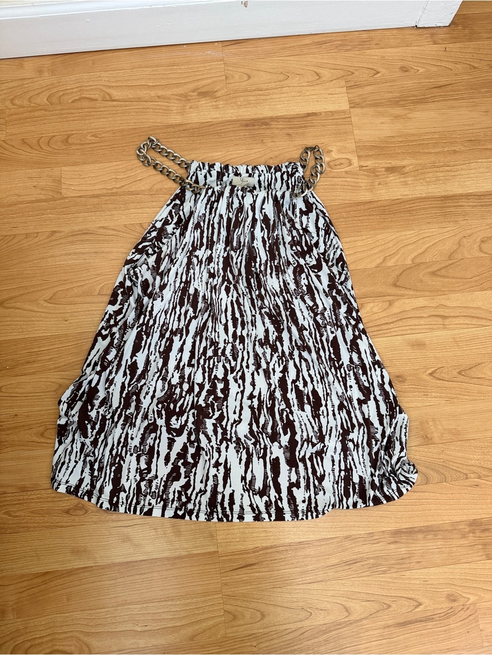 Chain-Accent A-Line Midi Skirt in Brown and White